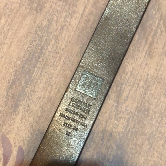 Men chocolate brown leather GAP belt, 36. Brushed nickel buckle. Some scratches. - Picture 5 of 9